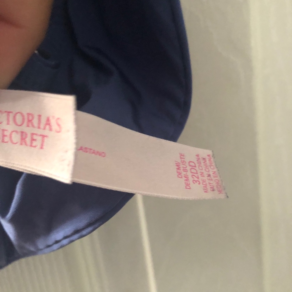 Victoria’s Secret Racerback Bra - Picture 2 of 2